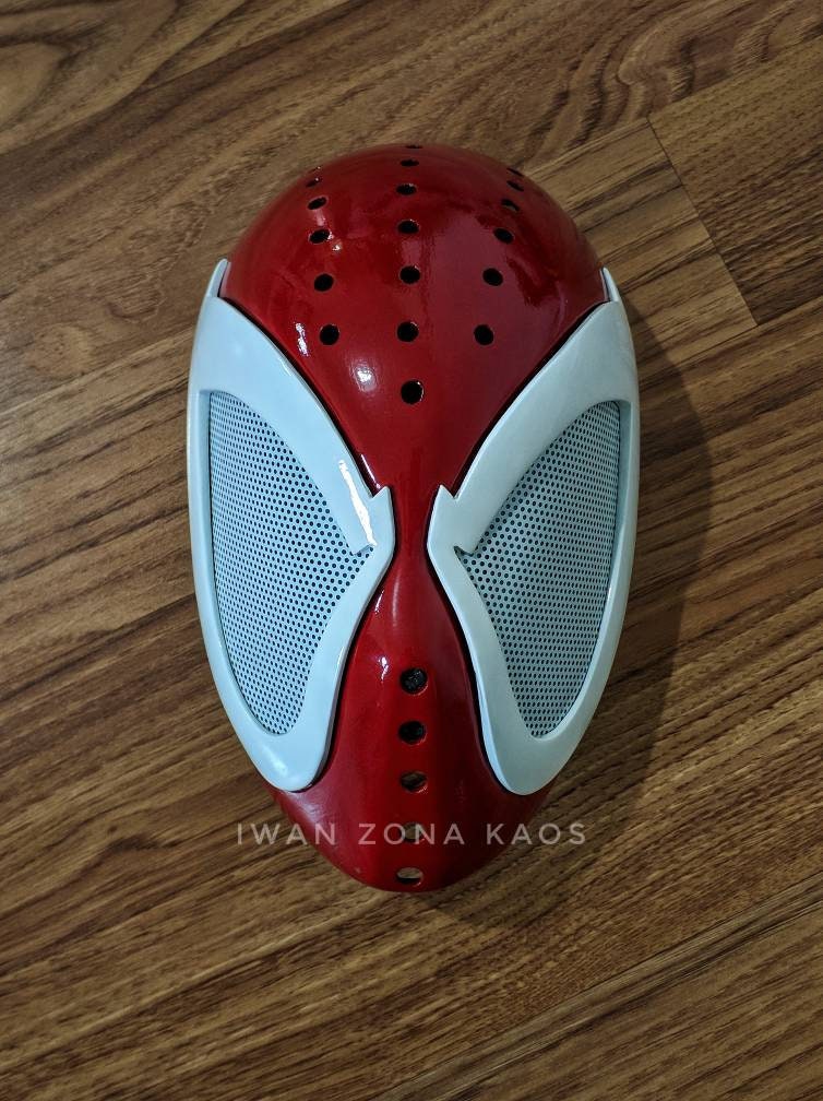 Scarlet Spiderman faceshell and lenses