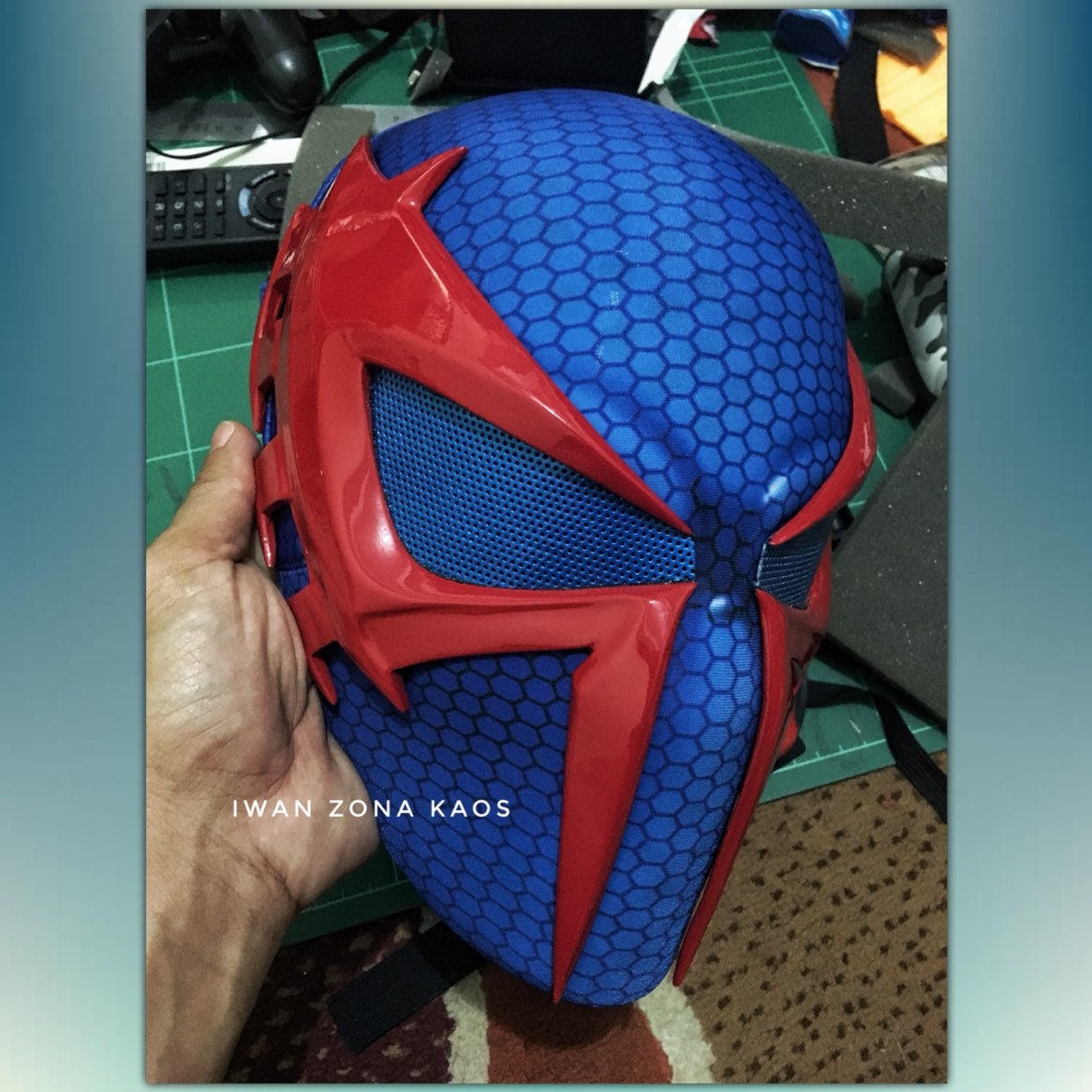 2099 Spiderman PS4 mask Shell and lenses / faceshell / face shell