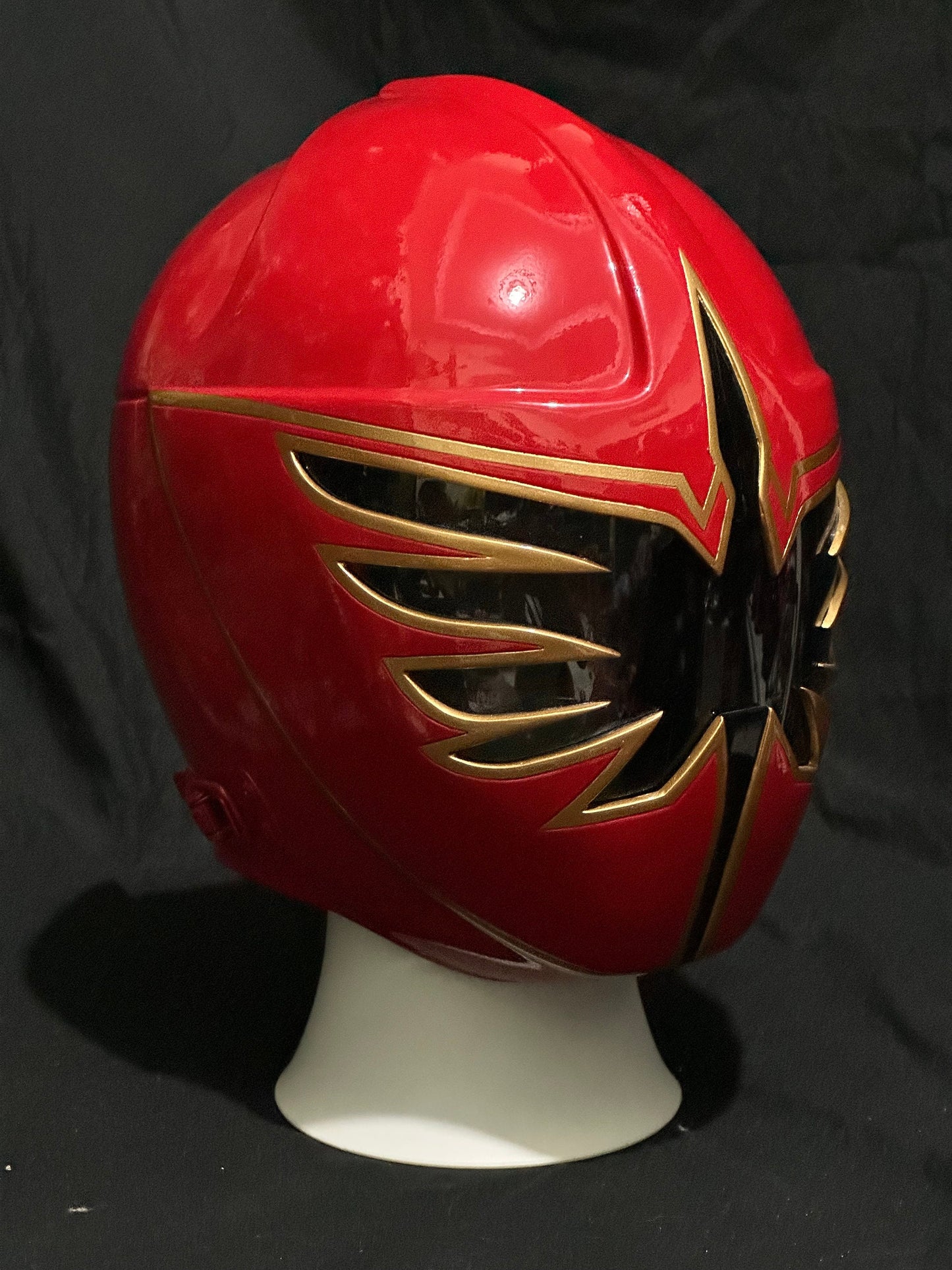 red Power Rangers Mystic Force / Mahou Sentai Magi red ranger helmet