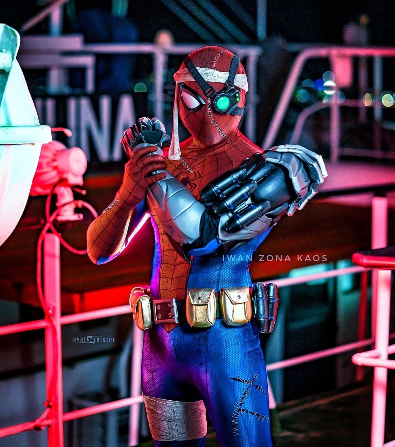 Cyborg spiderman / eye / cyborg arm / belt